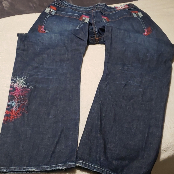 Coogi - Picture 5 of 11